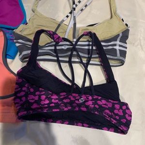 7 Sports bras